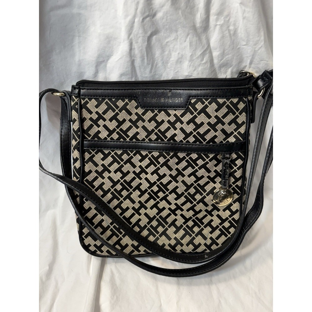 Tommy Hilfiger Purse Brown On‎ Black Crossbody Gold Charm Signature Large Size